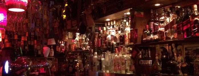 Carnal Bar is one of Bares.