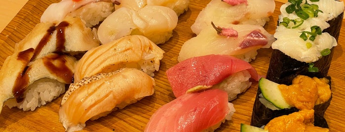 Hina Sushi is one of 寿司 行きたい.