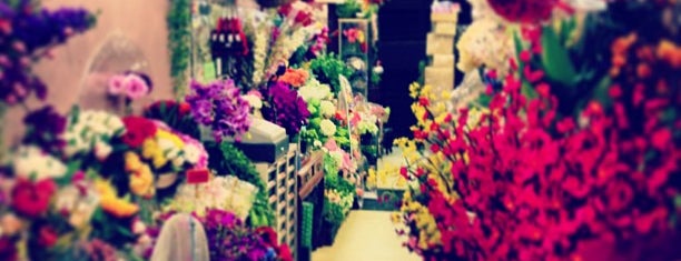 Mongkok Flower Market is one of HKG on Your Own.