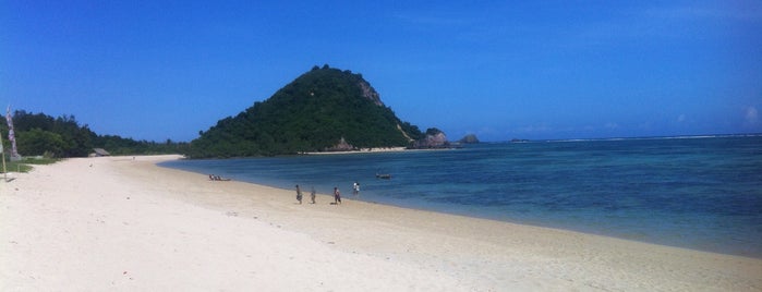 Cafe Shore Bar - Tropical Beach Kuta is one of Indonesia.