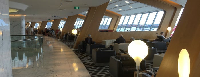 Qantas International First Lounge is one of Locais curtidos por Stealth.