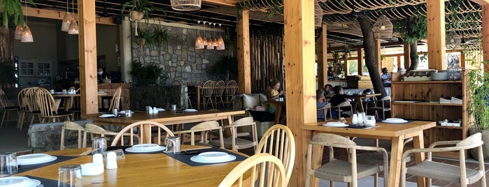 Manassú Seaside Restaurant is one of Lugares favoritos de Stealth.