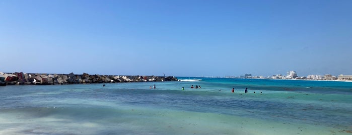 Playa Gaviota Azul is one of Lugares épicos en Cancún.
