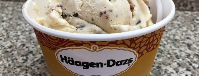 Häagen-Dazs is one of The 11 Best Places for Banana Fosters in Honolulu.