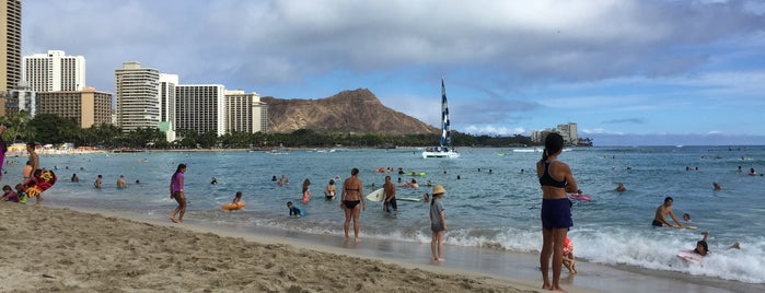 Waikīkī Beach is one of Places to go before you die.