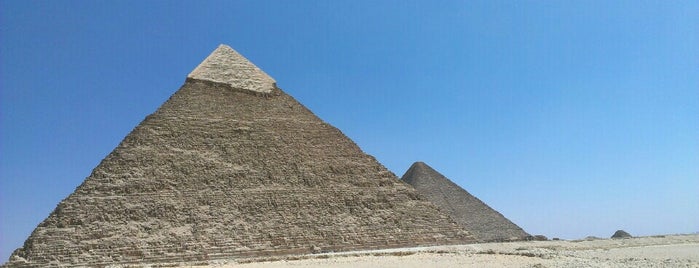 Great Pyramids of Giza is one of Places to go before you die.