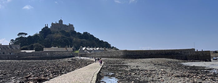 St Michael's Mount Causeway is one of Carlさんのお気に入りスポット.