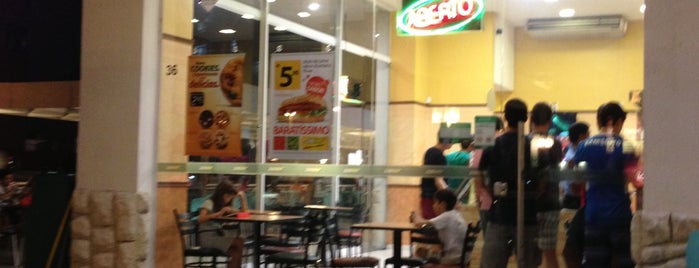 Subway is one of Por aí....