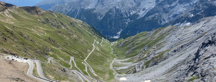 Passo dello Stelvio is one of Andreasさんのお気に入りスポット.