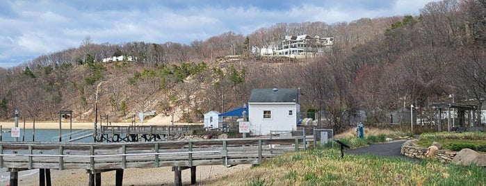 Danfords Hotel & Marina is one of Port Jefferson.