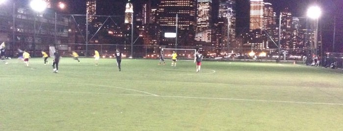 Pier 40 Rooftop is one of Kimmie's Saved Places.