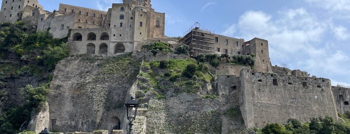 Castello Aragonese is one of Napoli - places.