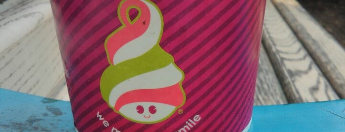 Menchie's Frozen Yogurt is one of Annuhさんのお気に入りスポット.