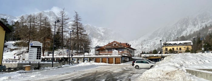 Ski Area "San Domenico Ski" is one of Milano To-do's.
