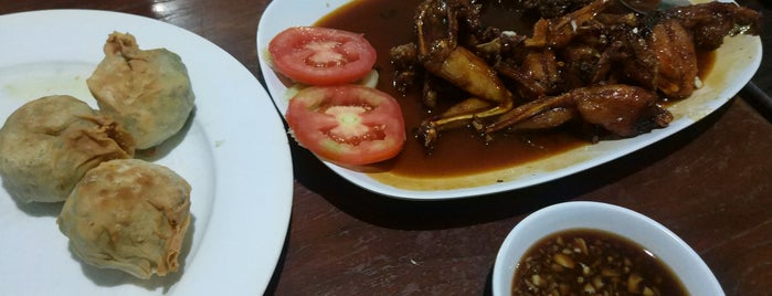 Rumah Makan Santung is one of Bandung Food Festival.