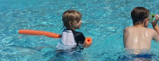 Pool At Fourseasons Mirage is one of Orte, die Meredith gefallen.