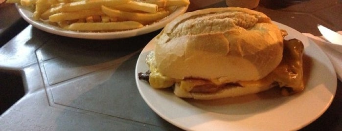 Valtinho Burger is one of Snacks Fortaleza.