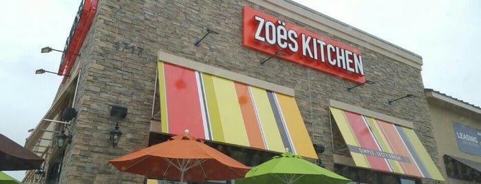 Zoës Kitchen is one of Lugares favoritos de Colin.