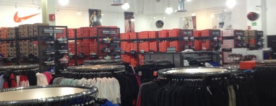 Nike Factory Store is one of Posti che sono piaciuti a Ivan.
