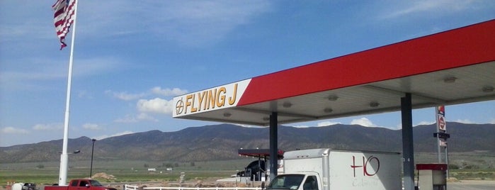 Flying J Travel Center is one of Lugares favoritos de Gary.