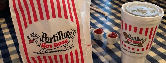Portillo's is one of Nickさんのお気に入りスポット.