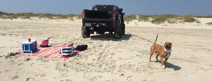 Ocracoke, NC is one of Tempat yang Disukai Brandi.