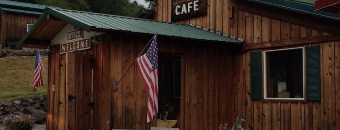 Back Woods Cafe is one of Tempat yang Disukai Doug.