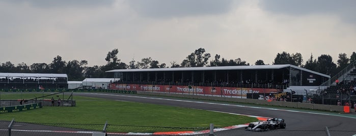 Zona Amarilla F1: is one of Tempat yang Disukai Ivan.