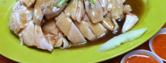 Tian Tian Hainanese Chicken Rice is one of Singapore.