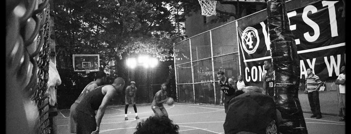 West 4th Street Courts (The Cage) is one of SasaYork.