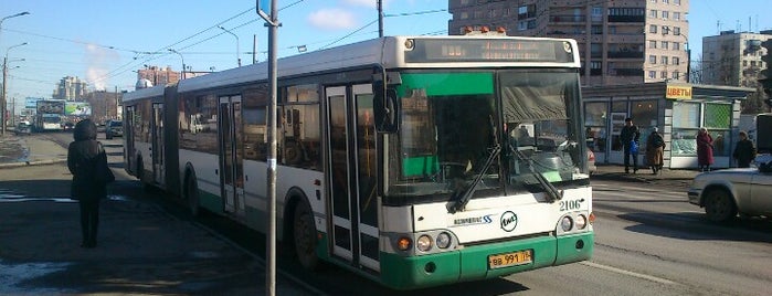 Автобус № 93 is one of Автобусы Петербурга (1–99).