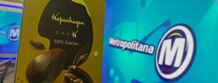 Metropolitana FM - 98.5 MHz is one of Rádio´s.