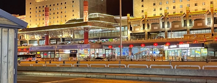 Beijing West Railway Station is one of Thomas : понравившиеся места.