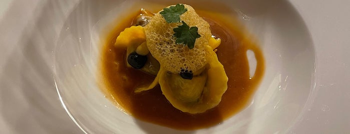 I Carracci Restaurant is one of Vedatさんの保存済みスポット.