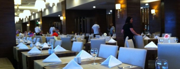 Ramada Resort Lara is one of Levent'in Beğendiği Mekanlar.