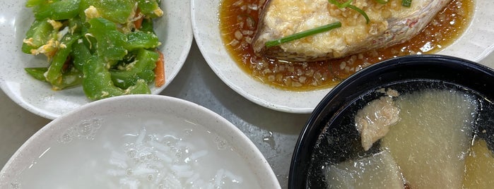 Heng Long Teochew Porridge is one of Singapore.