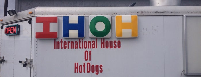 International House Of Hotdogs is one of Lugares guardados de Christopher.