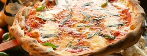 Andolini's Pizzeria Owasso is one of Tempat yang Disimpan Lucia.