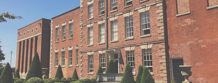 Wolverhampton City Archives is one of สถานที่ที่ Daniel ถูกใจ.