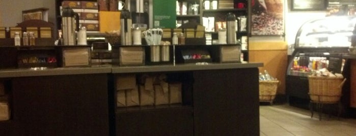 Starbucks is one of Orte, die Dave gefallen.
