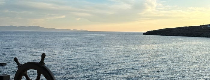 Ντίνος is one of Aux îles 🌴 🇬🇷.
