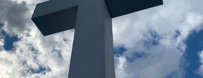 Mount Helix Cross is one of Dimitri2.