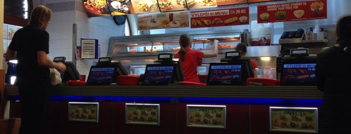 KFC is one of Tempat yang Disukai Lukas.