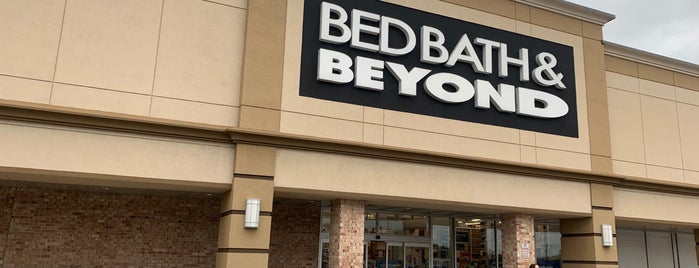 Bed Bath & Beyond is one of JJさんのお気に入りスポット.