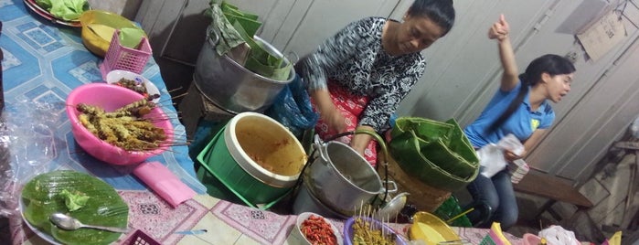 Nasi Ayam Mbok Nem is one of Must-visit Arcades in Semarang.