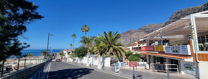 Acantilados de los Gigantes is one of Turismo por Tenerife.