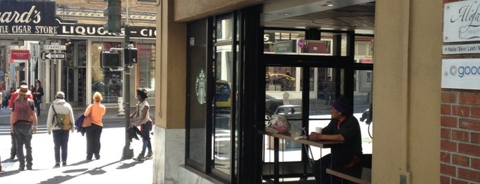 Starbucks is one of Lugares guardados de Barry.