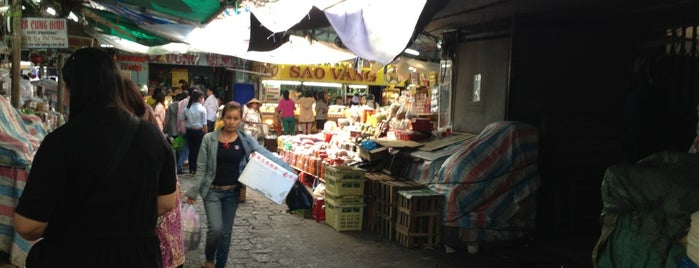 Chợ Đông Ba (Dong Ba Market) is one of Hue Shop & Service I visited.