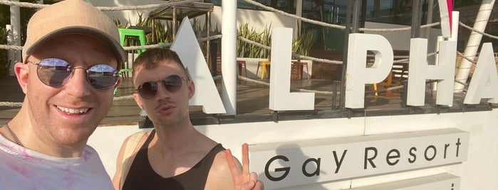 Alpha Gay Resort & Spa is one of Lugares favoritos de Jerry.