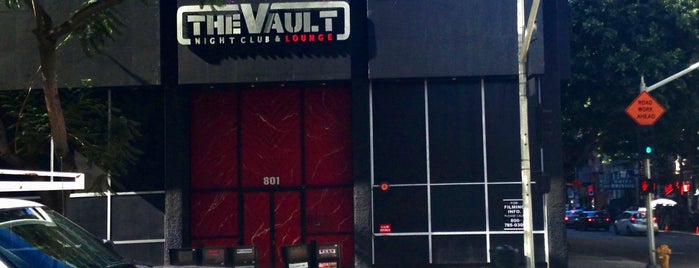 The Vault Night Club & Lounge is one of Locais curtidos por Peter.